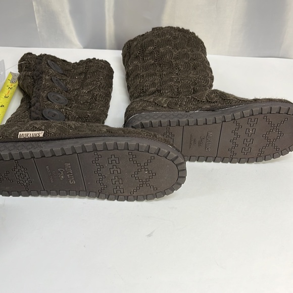 Muk Luks cozy boots. 1725 - Picture 4 of 7